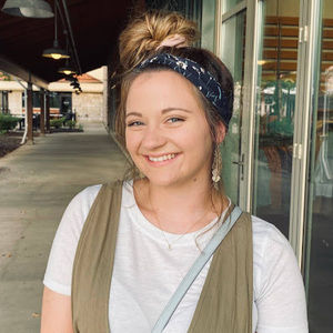 Meet your Posher, Hannah